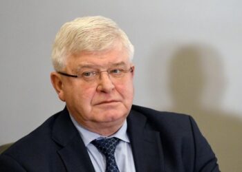 Мед. сестрите ще взимат 900 лв., лекарите 1150 лв.