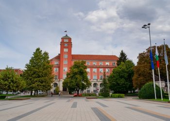 Временна комисия ще подкрепя засегнатите браншове
