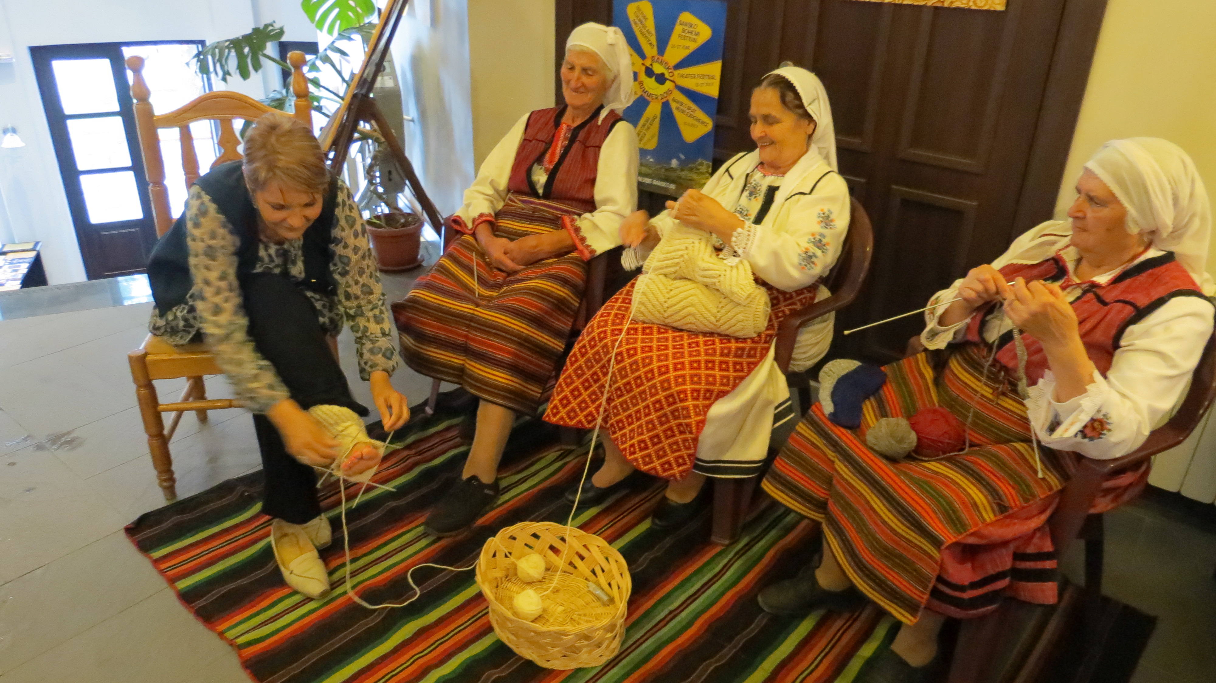 Чужденци плетоха шушони в Банско