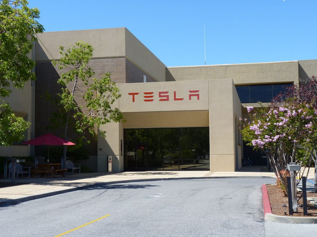 Tesla вдига завод в България до няколко години 1 1 106