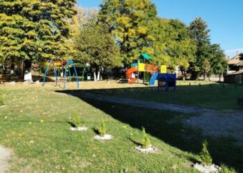 Нова цветна площадка за децата в село Косово
