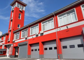 Обновена пожарна предлага по-добри условия за огнеборците