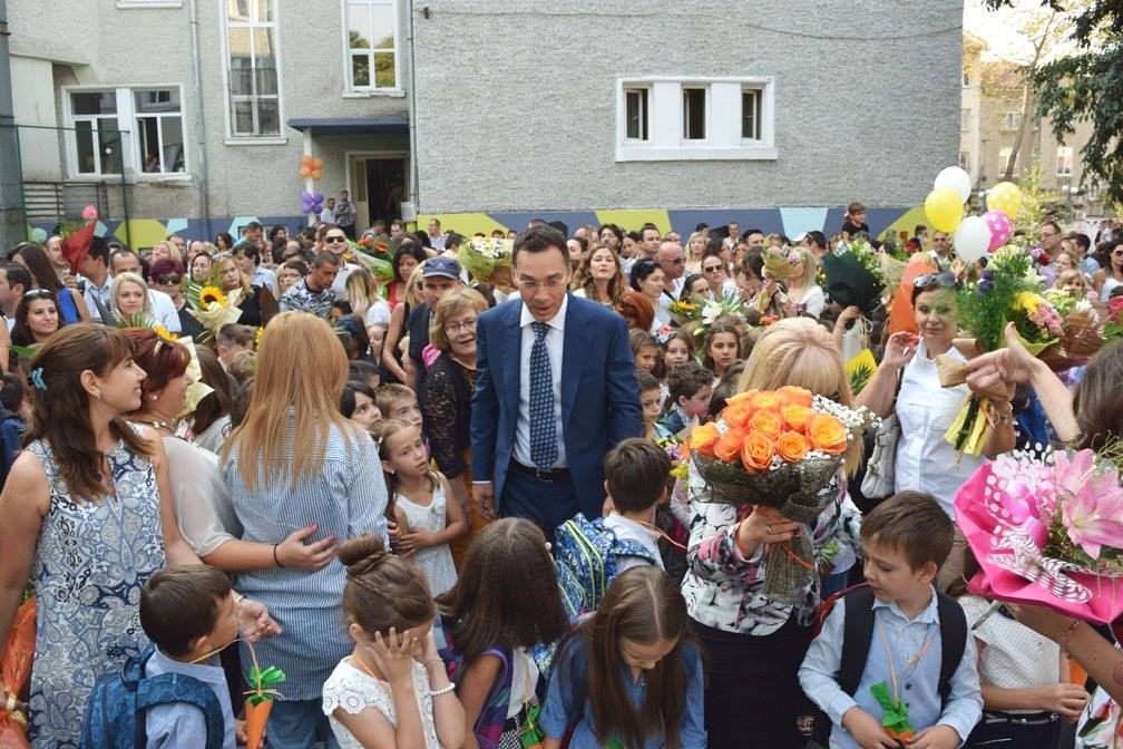 Кметът на Бургас: Един град се развива, щом първокласниците са повече