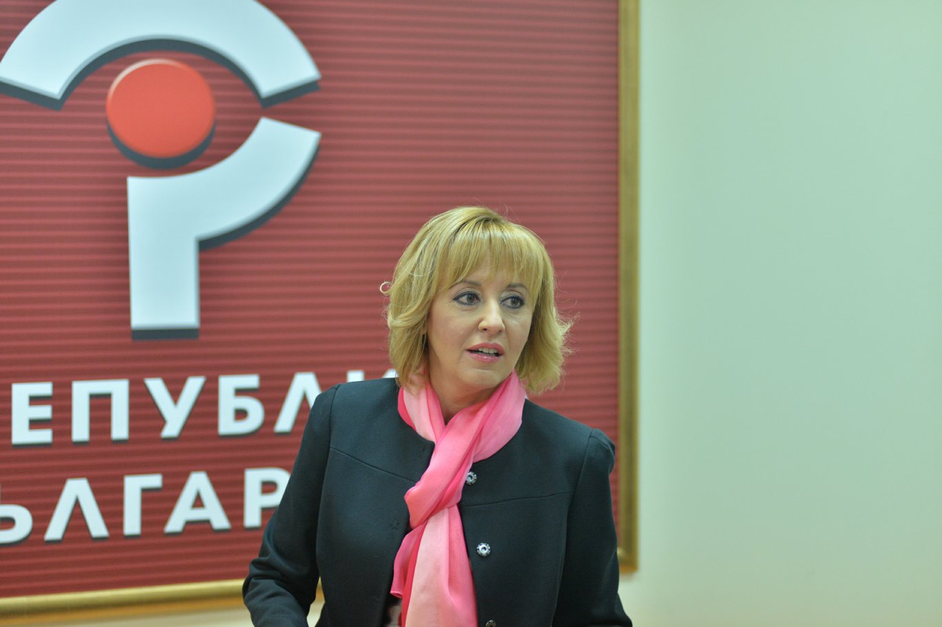 Омбудсманът вкарва в законопроект предложенията за гласуване на българите в чужбина