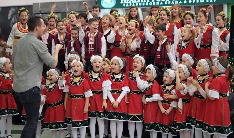 Мънички хоротропци стягат юбилеен концерт