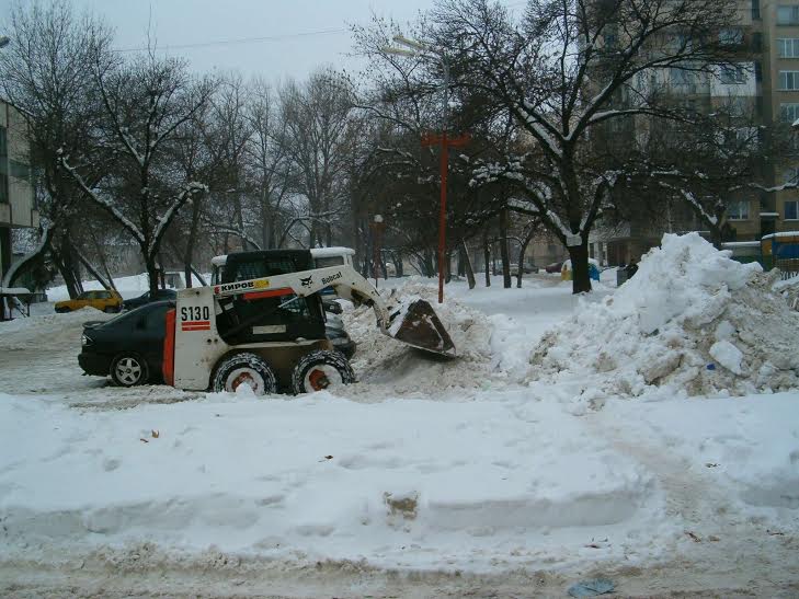 Вдигат снега от центъра на Монтана