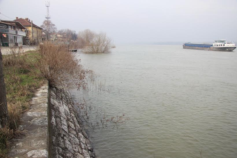Дунав гони 5 метра