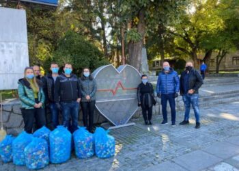 Банско събра цял камион с капачки