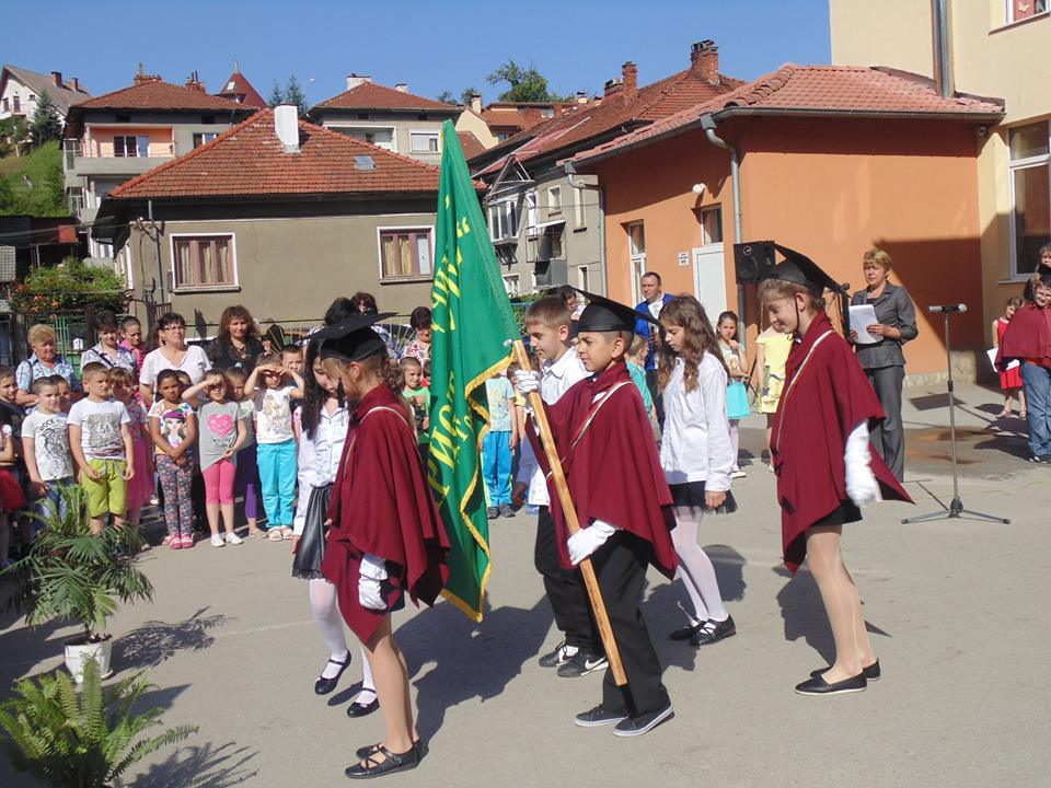 Учениците в Троян намаляват