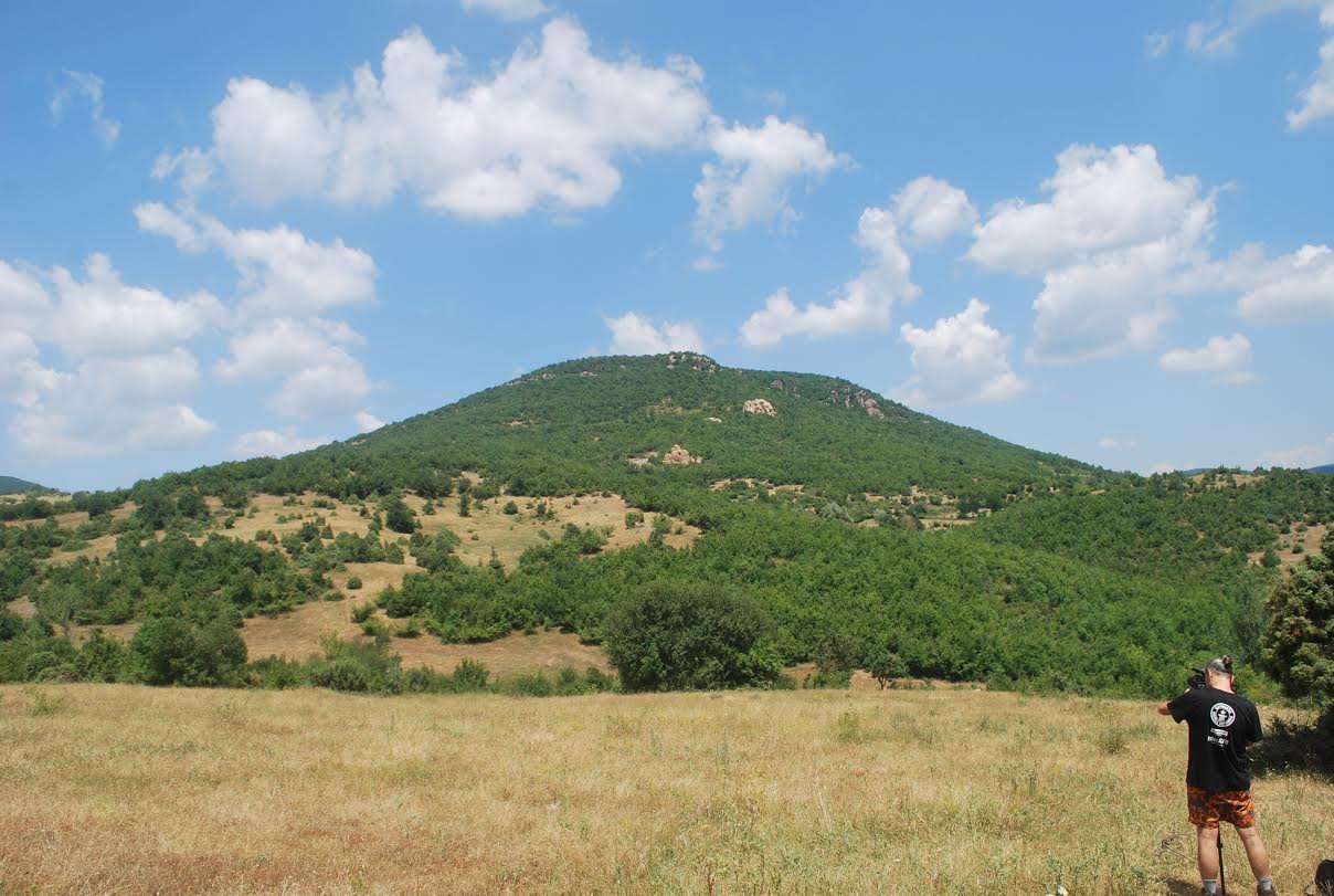 Археолози откриха уникални находки край село Ангел войвода (СНИМКИ)