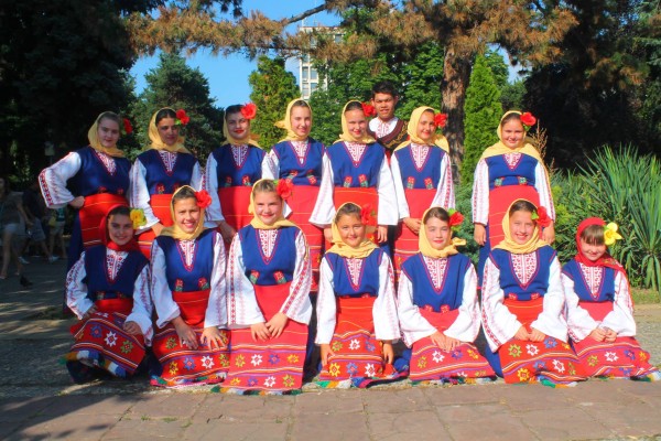 Малки танцьори и певци се върнаха с куп отличия в Сандански