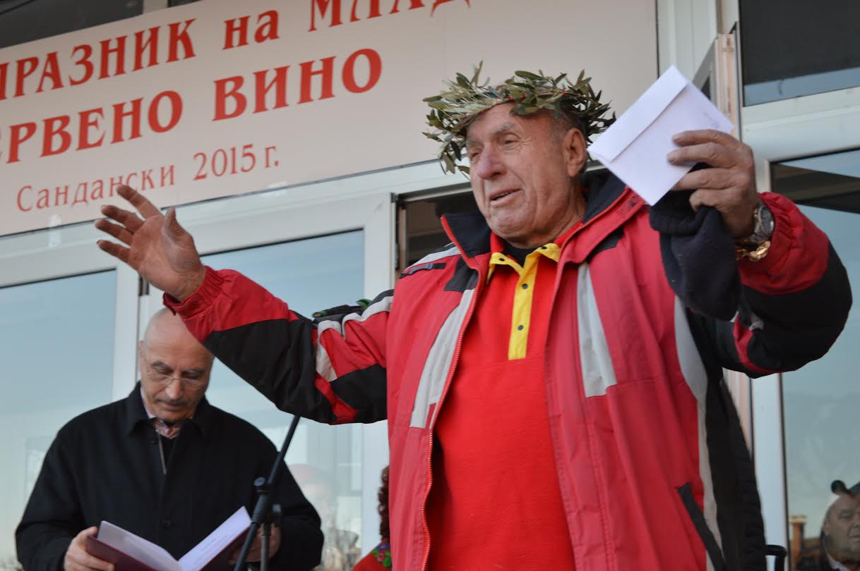 Слуга на лозето стана цар на виното (СНИМКИ)