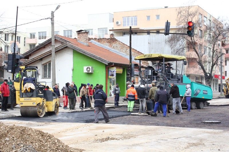 Започна асфалтиране на най-натоварената видинска улица