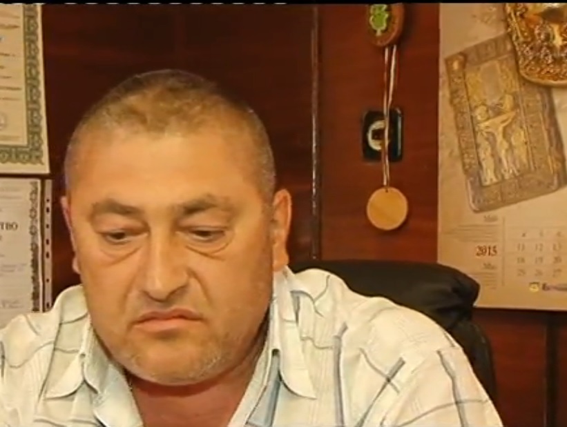 Петърница скочи на кмета, завзел им земите без да плаща
