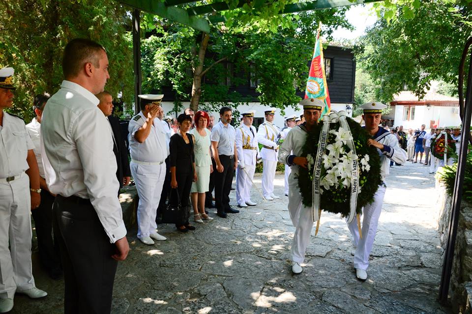 Отбелязаха 137 години от Освобождението на Варна (СНИМКИ)