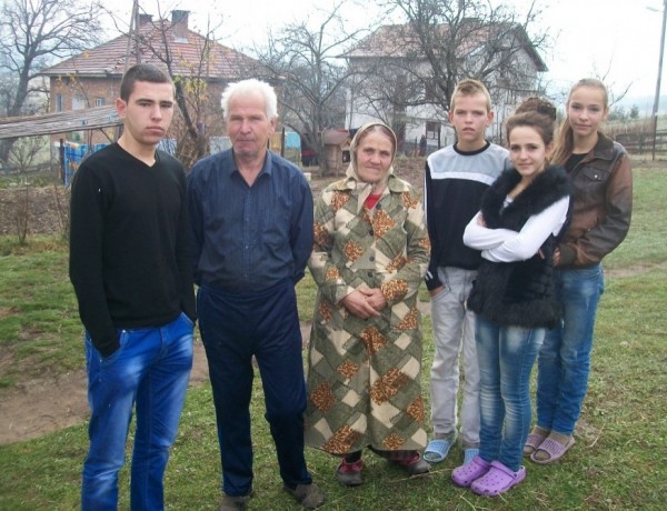 Добри хора помогнаха на близнаците в с. Конарско