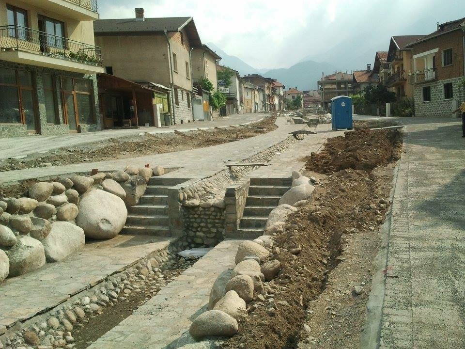 Кметът на Община Банско подписа договор за реализация на втория етап от улица „Гоце Делчев”