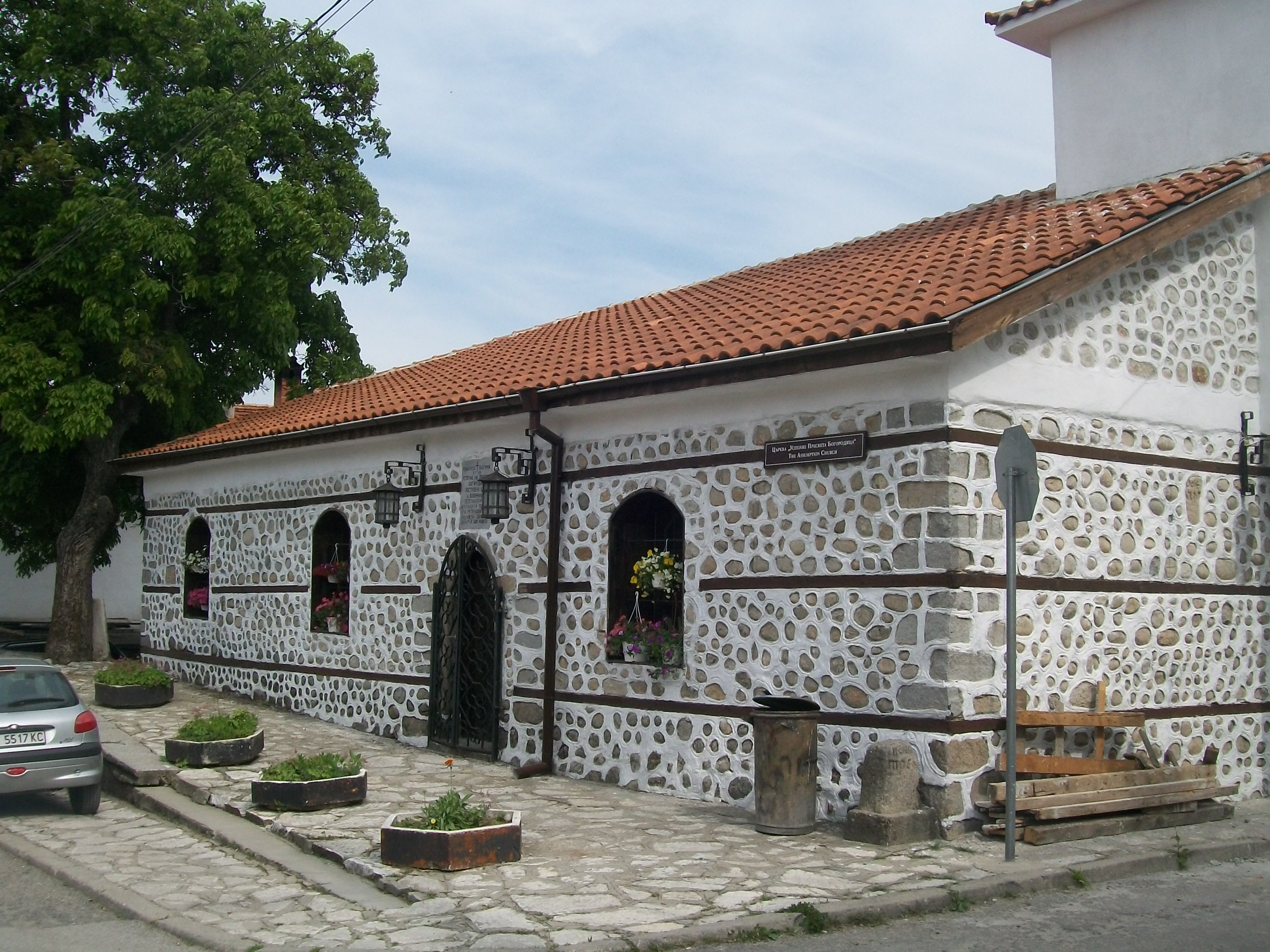 Уникална църква отваря врати в Добринище