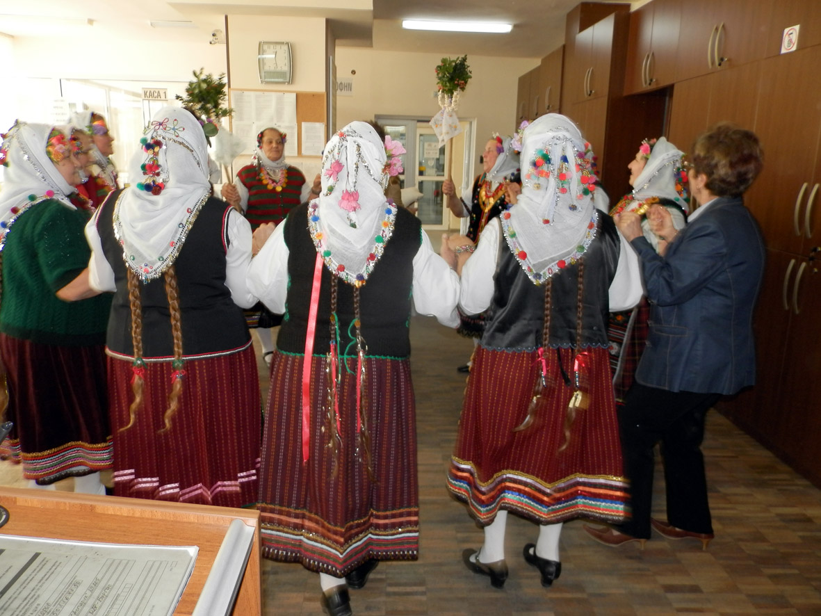 Баби от Леденик кандидати за "Живи човешки съкровища" 9 Баби от Леденик кандидати за “Живи човешки съкровища”