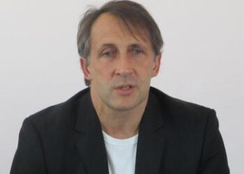 Цанко  Цветанов вън от Етър