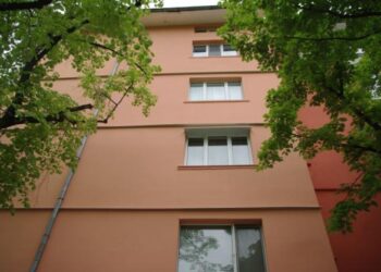 Само три частни сгради в Бургас санирани