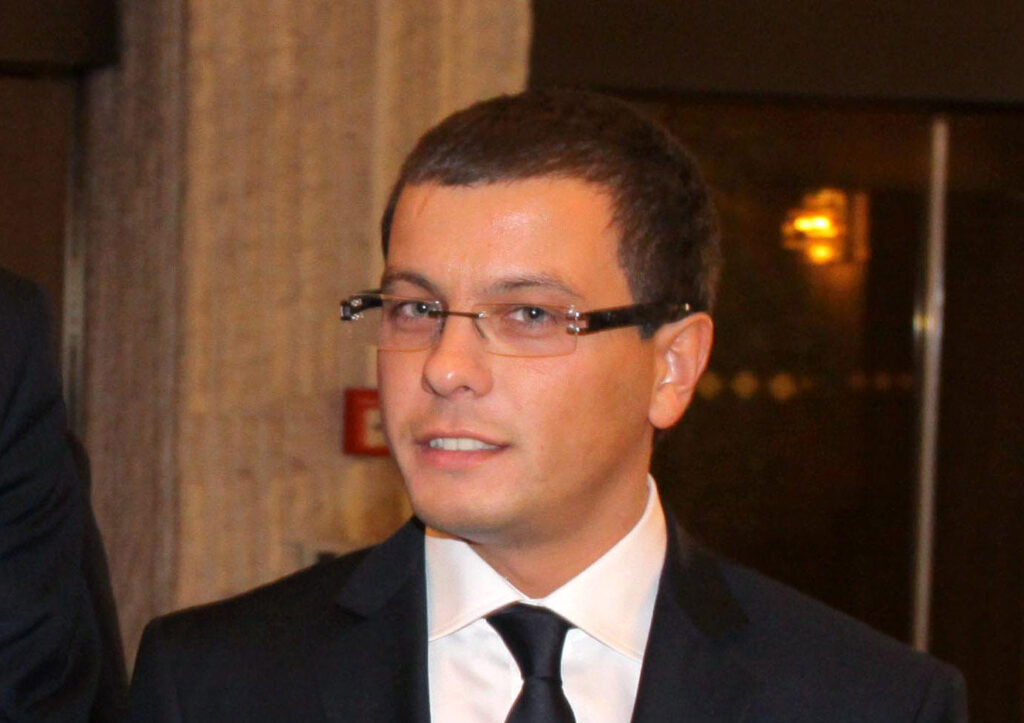 Медиите стават силни, когато помагат на хората 2 52a06ffbb26cd