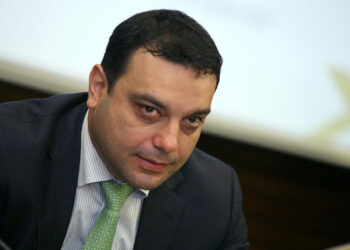 Електронното правителство тръгва през пролетта