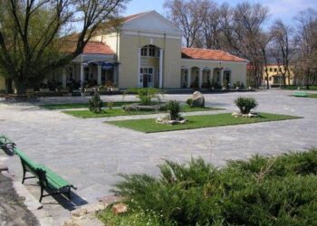 Руснаци и украинци строят хотели в село Баня