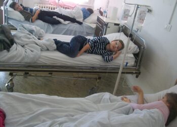 Хранително натравяне вкара 36 деца в болница