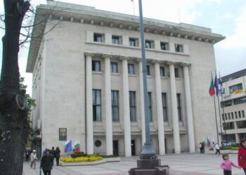 Вдигат спортно-медицински комплекс в Бургас