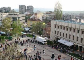 Откриват ремонтирания център на Дупница