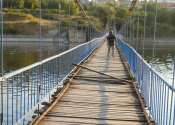Осъдиха община Кърджали за пропадане от мост