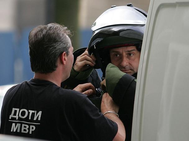 Сигнал за бомба в две училища