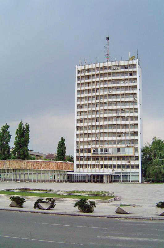 Меле пред пицария