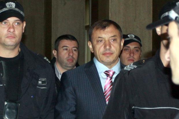 Пуснаха Алексей Петров под „домашен арест” 9 Пуснаха Алексей Петров под „домашен арест”