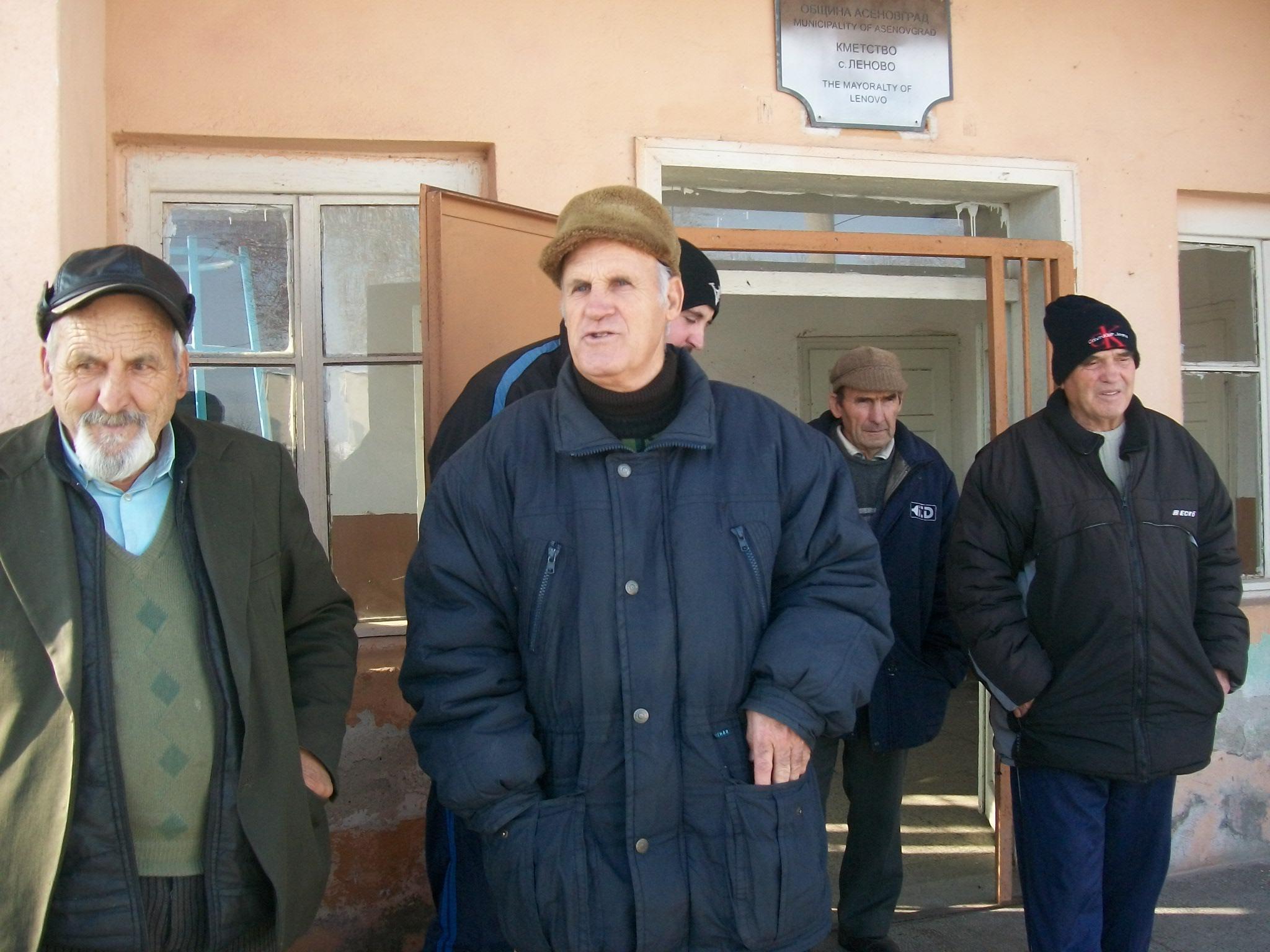 Полиция ще пази цял ден Леново от потопа