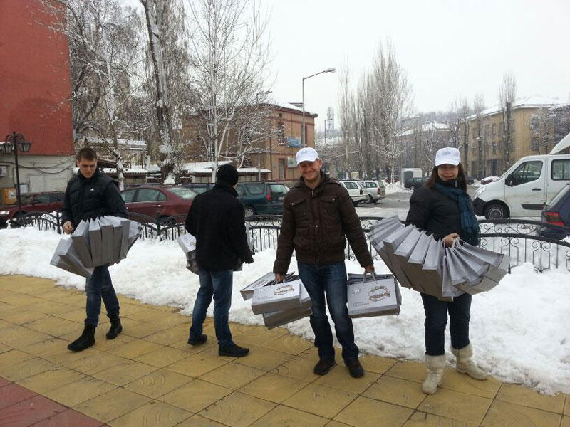 Шапки и календари за Коледа