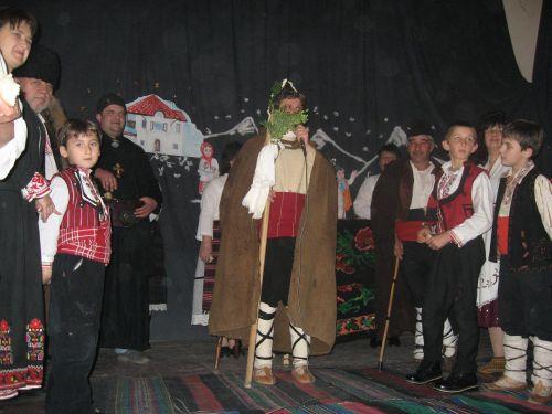Броят на коледарските песни намалява