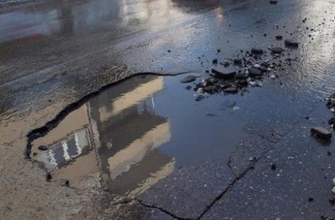 Кърпят улиците във Варна