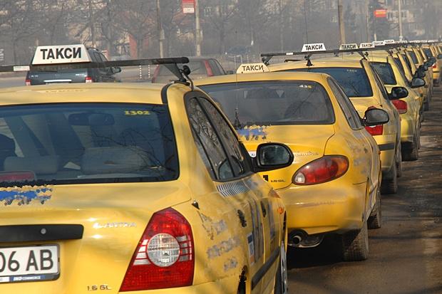 Такситата в Пловдив намалиха тарифите 9 Такситата в Пловдив намалиха тарифите