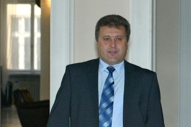Нихат Кабил: Политиката е поле на битки на интелекта 1 52a0cc8fe0937