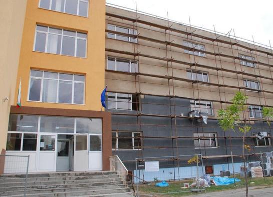 Отнемат правата на учителката, душила дете