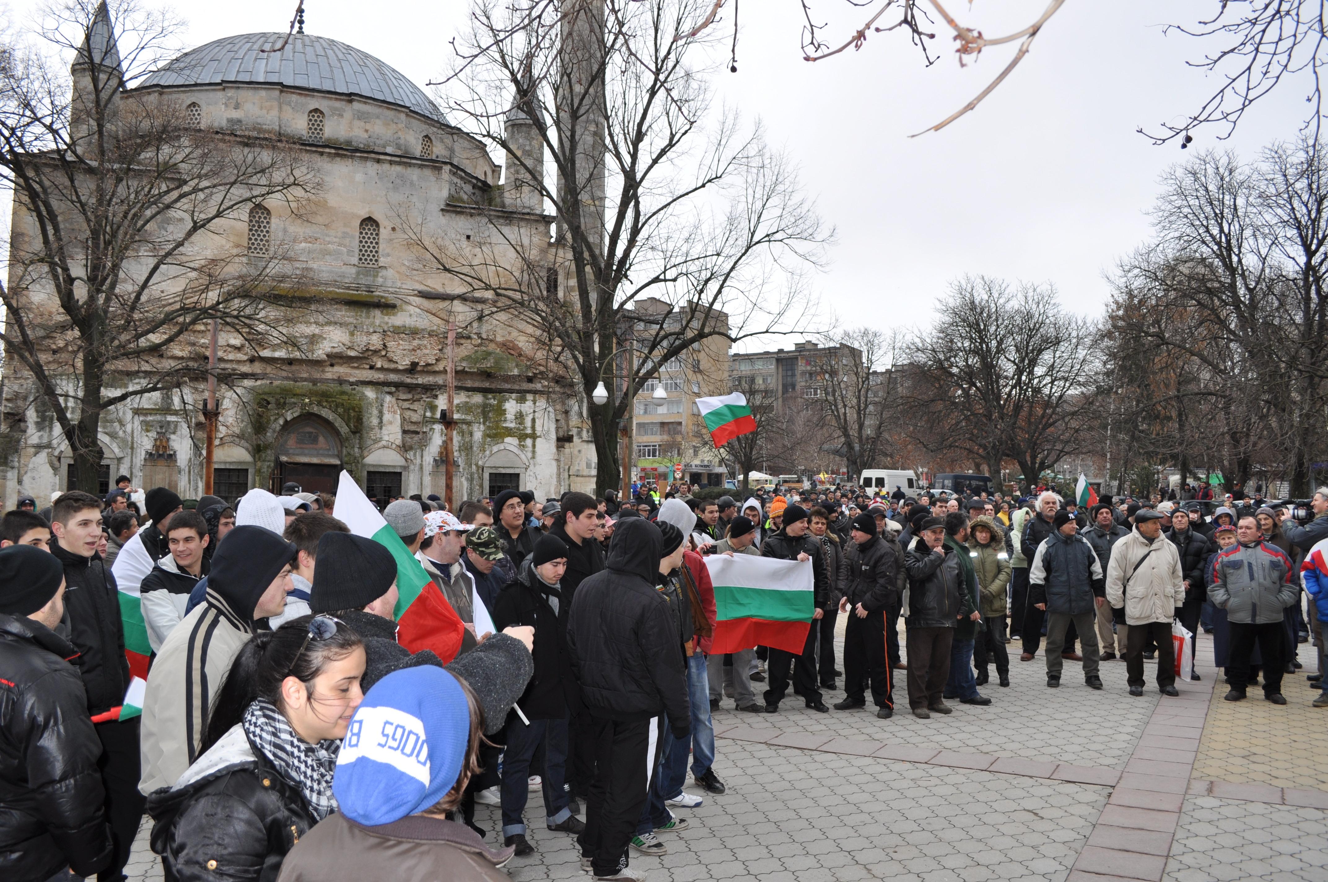 Ученици поведоха протеста в Разград 9 Ученици поведоха протеста в Разград