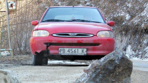 Камъни затвориха пътя за Велинград