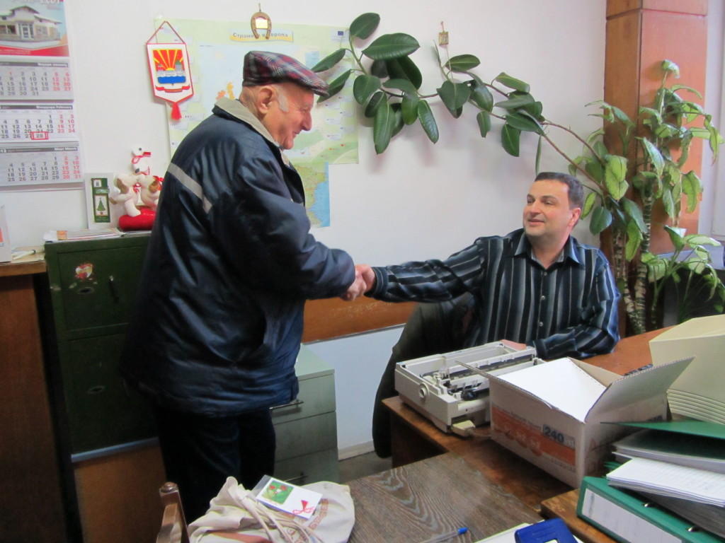Баба Марта закичи деца и данъкоплатци