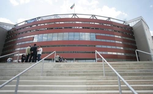 “Орлов мост” иска “Зала Армеец” без пари