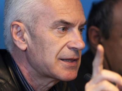 Волен пусна протестиращите в парламента 1 52a11f3d644ac