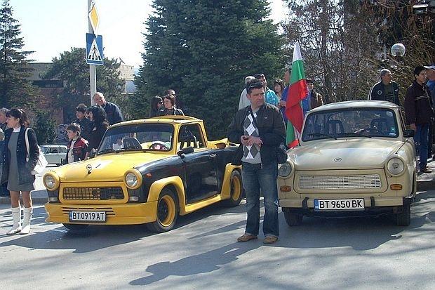 Болярин пази 55 трабанта