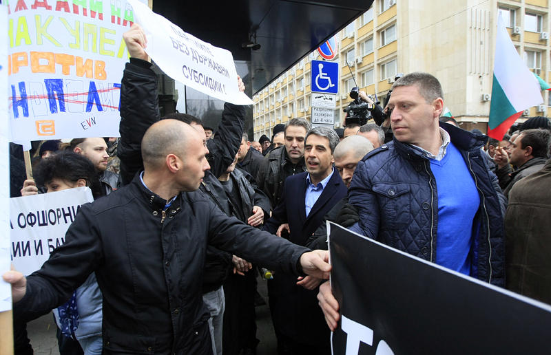 Протестиращите дават седмица срок на новия кабинет