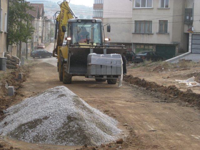 Възобновяват ремонта на 10 улици в Белоградчик